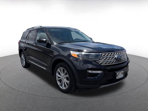 Used 2024 Ford Explorer Limited AWD/4WD image 3