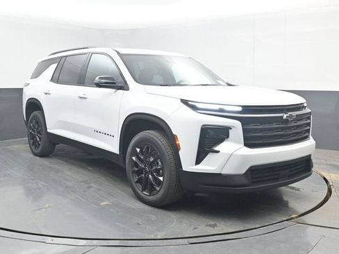 New 2026 Chevrolet Traverse LT w/ Midnight/Sport Edition FWD image 2
