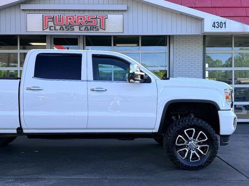 Used 2019 GMC Sierra 2500 Denali w/ Duramax Plus Package image 12