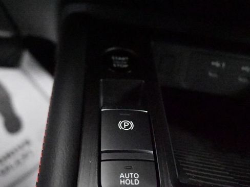 Used 2025 Nissan Kicks SR FWD image 6