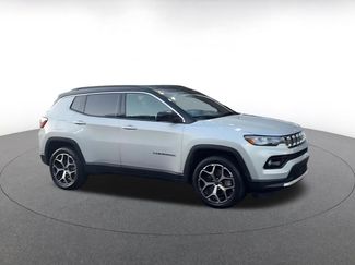 Used 2025 Jeep Compass Limited video 2