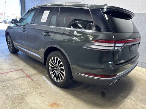 Used 2022 Lincoln Aviator AWD w/ Premium Package image 3