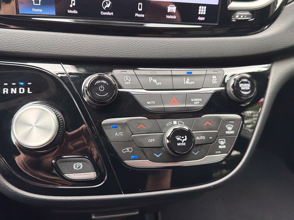 Used 2025 Chrysler Pacifica Select FWD image 26