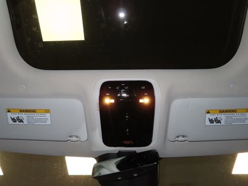 Used 2022 Mercedes-Benz C 300 Sedan image 27