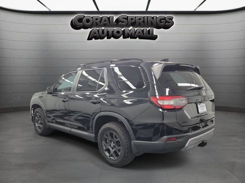 Certified 2023 Honda Pilot TrailSport image 4