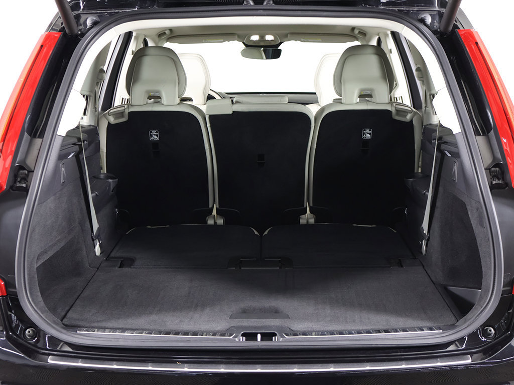 Used 2025 Volvo XC90 T8 Plus w/ Protection Package Premier AWD/4WD image 22