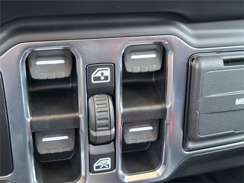 Used 2022 Jeep Wrangler Unlimited Sahara w/ Cold Weather Group image 21