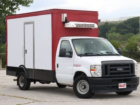Used 2024 Ford E-350 and Econoline 350 Super Duty w/ Power Windows & Locks Group RWD image 2