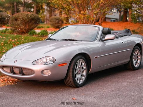 Used 2001 Jaguar XK8 Convertible image 14