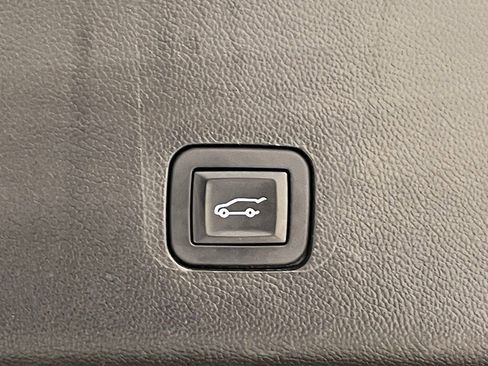 Used 2019 Chevrolet Traverse Premier w/ Redline Edition AWD/4WD image 13