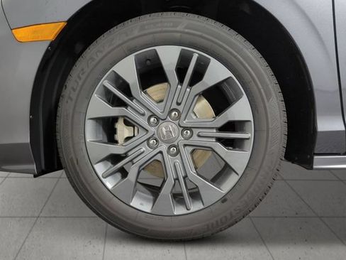 New 2026 Honda Odyssey Touring image 8