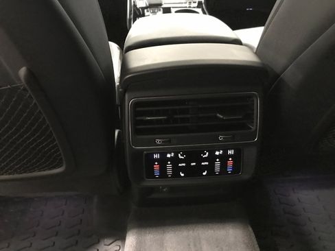 Used 2022 Audi Q7 3.0T Premium Plus image 14