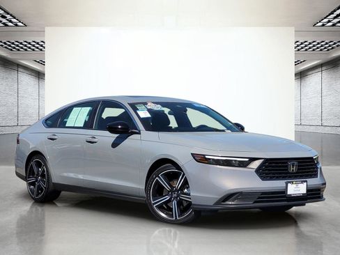 Used 2023 Honda Accord Sport image 2