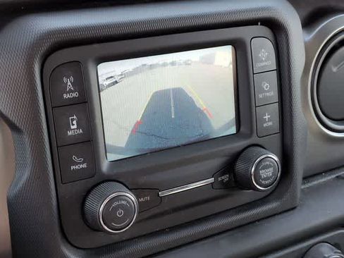 Used 2018 Jeep Wrangler Unlimited Sport S AWD/4WD image 28