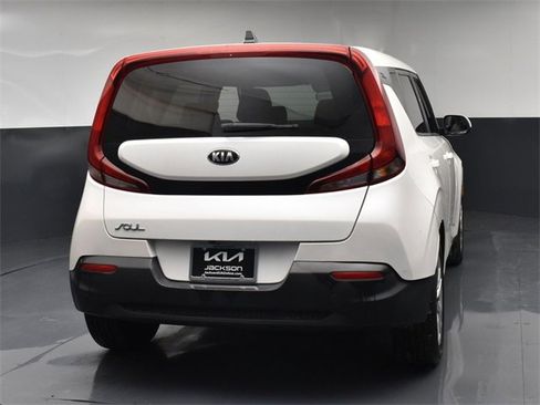 Certified 2021 Kia Soul LX image 7