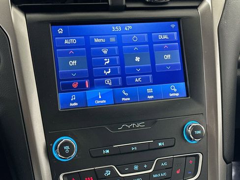 Used 2019 Ford Fusion SEL image 25