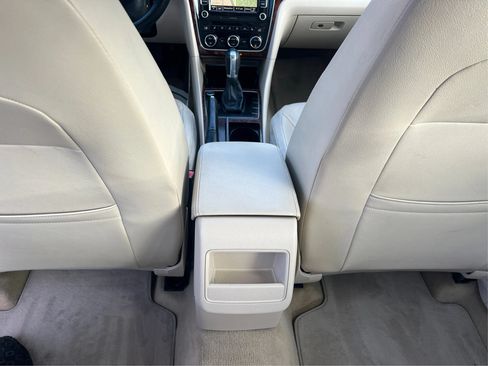 Used 2012 Volkswagen Passat TDI SEL Premium FWD image 21