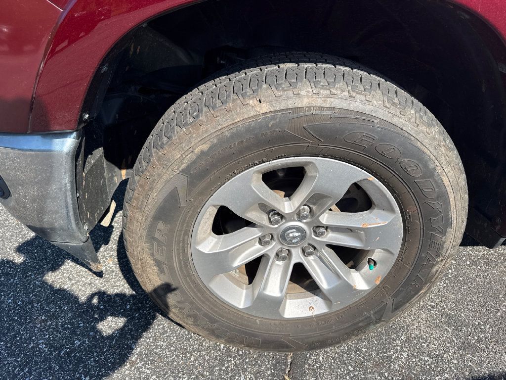 Used 2019 RAM 1500 Laramie AWD/4WD image 9
