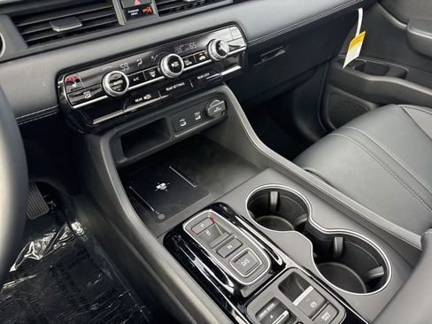 New 2026 Honda Pilot Touring image 12