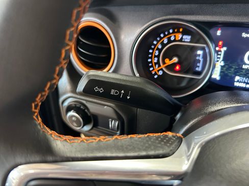 Used 2023 Jeep Gladiator Mojave w/ LED Lighting Group AWD/4WD image 18