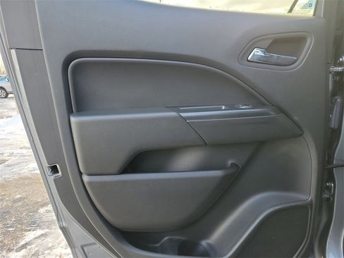 Used 2022 Chevrolet Colorado LT w/ LT Convenience Package image 8