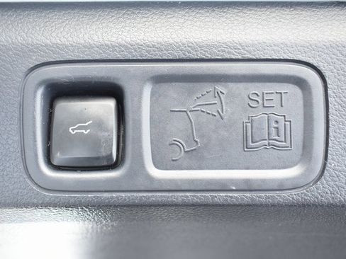 Used 2023 Ford Expedition Max XLT image 42