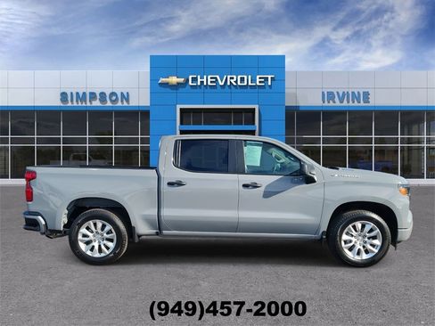 Used 2025 Chevrolet Silverado 1500 Custom image 9