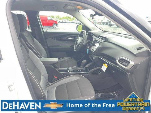 Used 2023 Chevrolet TrailBlazer LS AWD/4WD image 26