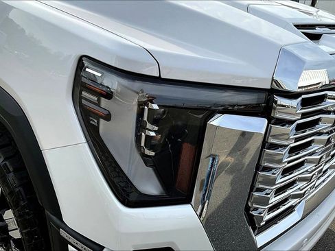 Used 2024 GMC Sierra 3500 Denali w/ Denali Reserve Package image 35