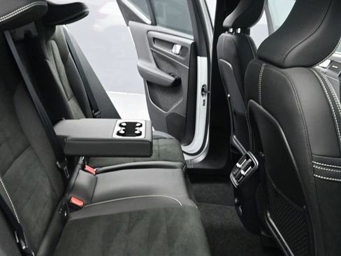 Used 2024 Volvo XC40 Recharge Ultimate w/ Protection Package Premier image 14