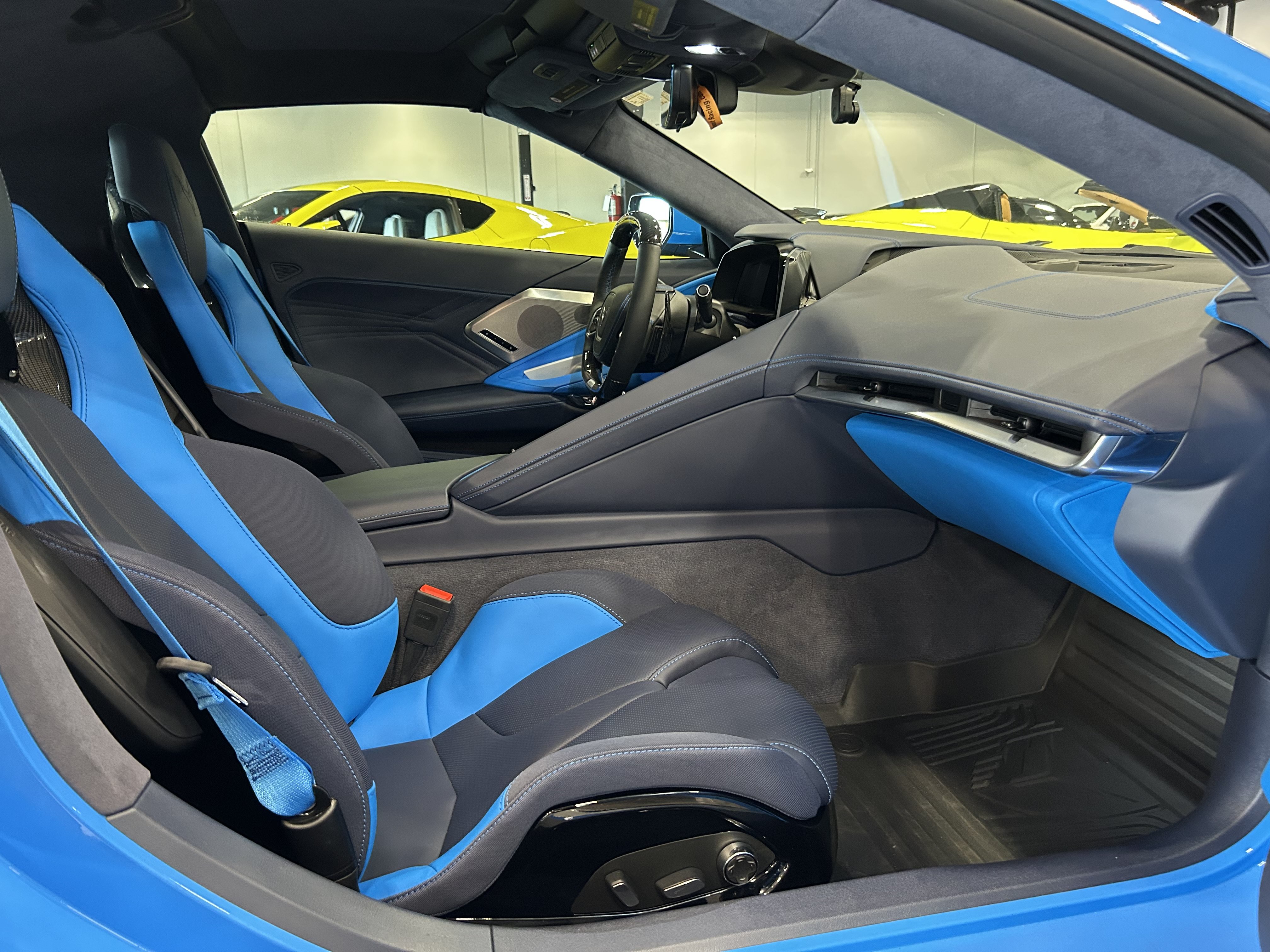 Used 2024 Chevrolet Corvette Z06 RWD image 12