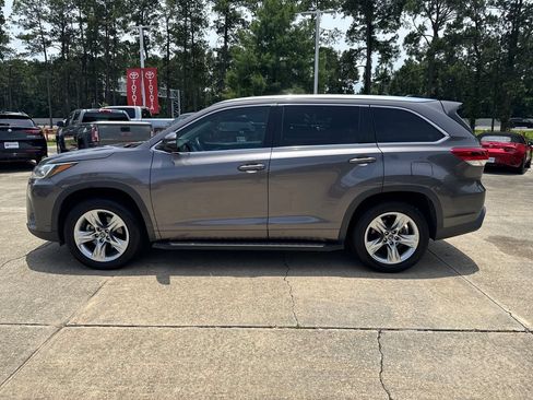 Used 2018 Toyota Highlander Limited FWD image 2