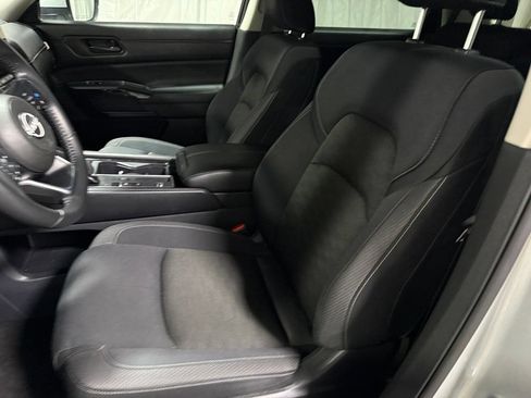 Used 2024 Nissan Pathfinder SV FWD image 20