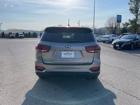 Used 2019 Kia Sorento LX image 52
