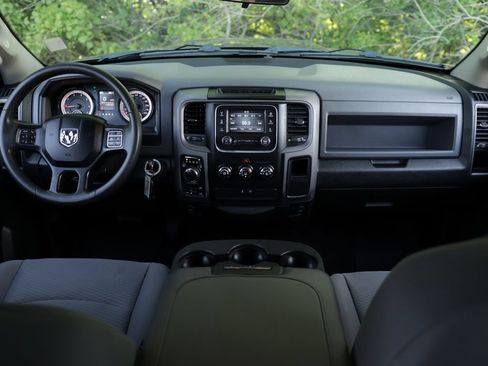 Used 2018 RAM 1500 Express AWD/4WD image 18