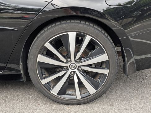 Used 2020 Nissan Altima 2.0 Platinum FWD image 5