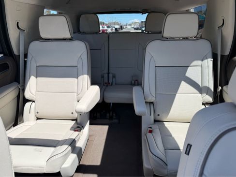 Used 2023 GMC Yukon Denali AWD/4WD image 34