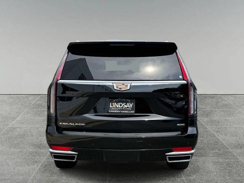 Used 2022 Cadillac Escalade Premium Luxury AWD/4WD image 11