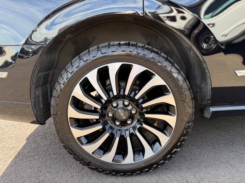 Used 2024 Lincoln Navigator Black Label AWD/4WD image 9