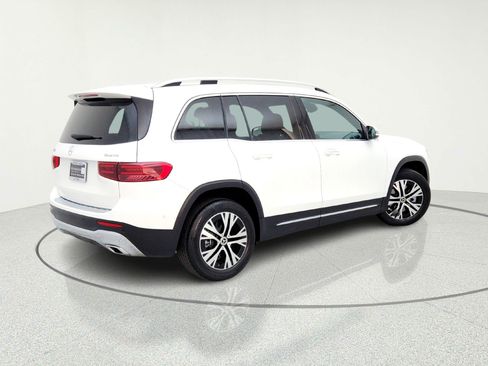 Certified 2025 Mercedes-Benz GLB 250 4MATIC image 7