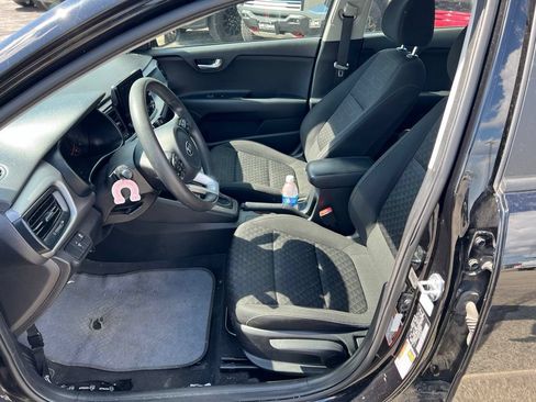 Used 2021 Kia Rio S FWD image 3
