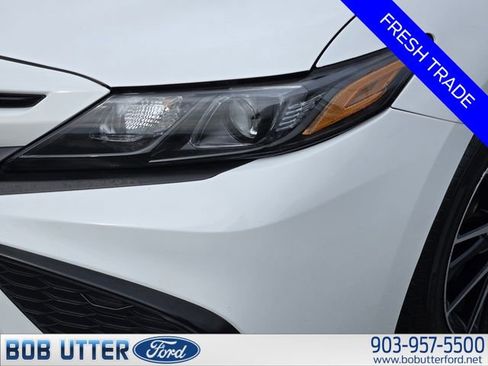 Used 2021 Toyota Camry SE image 8