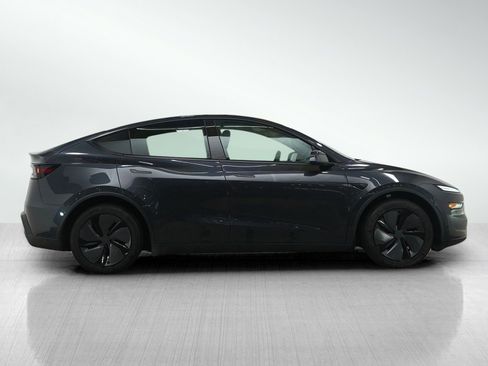 Used 2026 Tesla Model Y AWD image 6