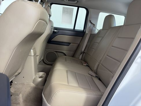 Used 2017 Jeep Patriot High Altitude AWD/4WD image 7