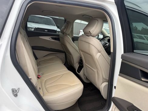 Used 2020 Lincoln Nautilus FWD w/ Equipment Group 101A image 15