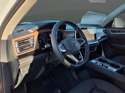 New 2026 Volkswagen Atlas SE image 9