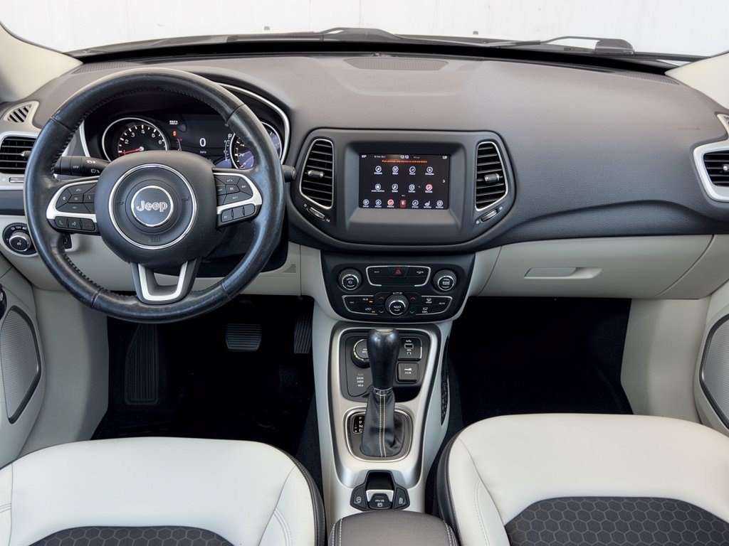 Used 2018 Jeep Compass Latitude w/ Popular Equipment Group AWD/4WD image 17
