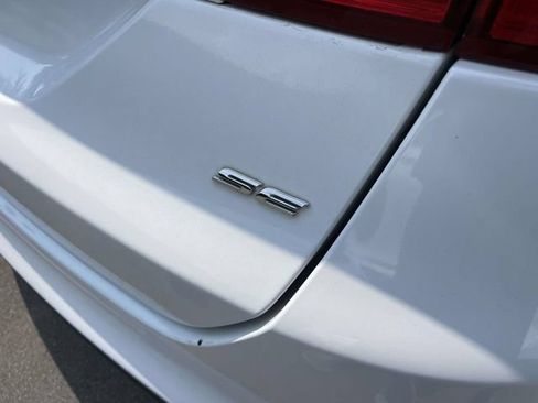 Used 2016 Ford Fusion SE FWD image 12