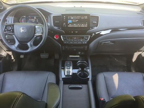 Certified 2020 Honda Pilot Black Edition image 14