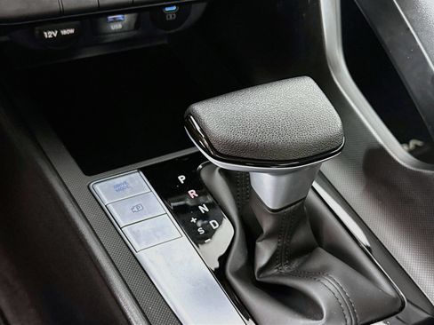 Used 2024 Hyundai Elantra SE FWD image 16
